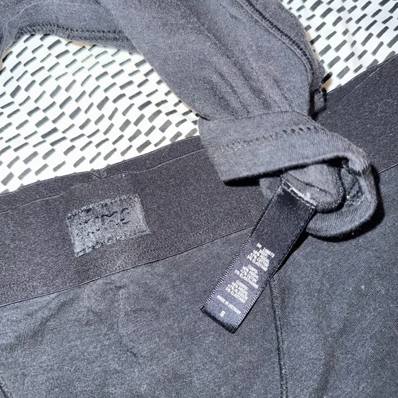 SKIMS Black Sleep Set - Top & Bottoms Included - Picture 2 of 5